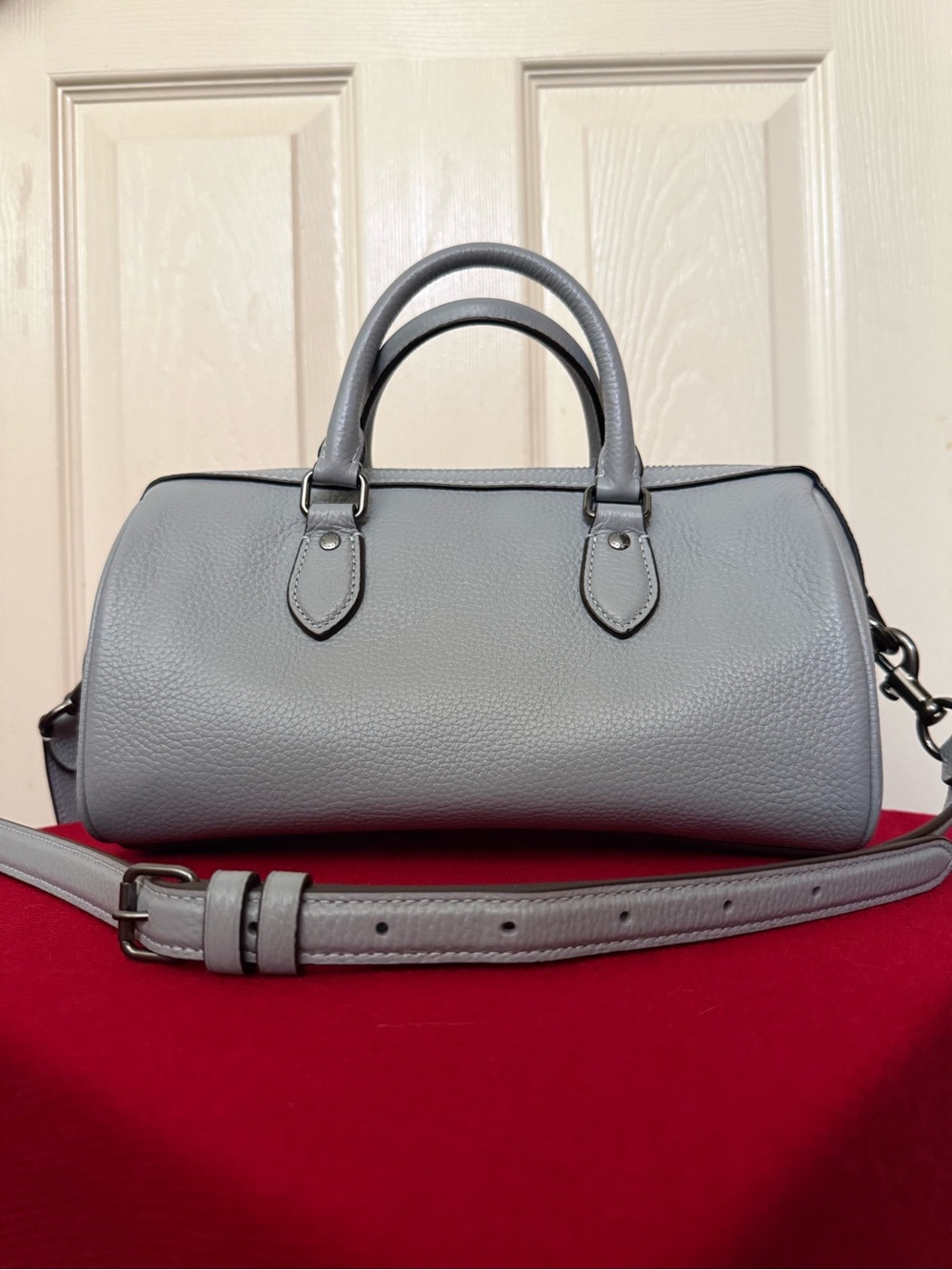 Coach pebble leather barrel bag - Picture 3 of 10